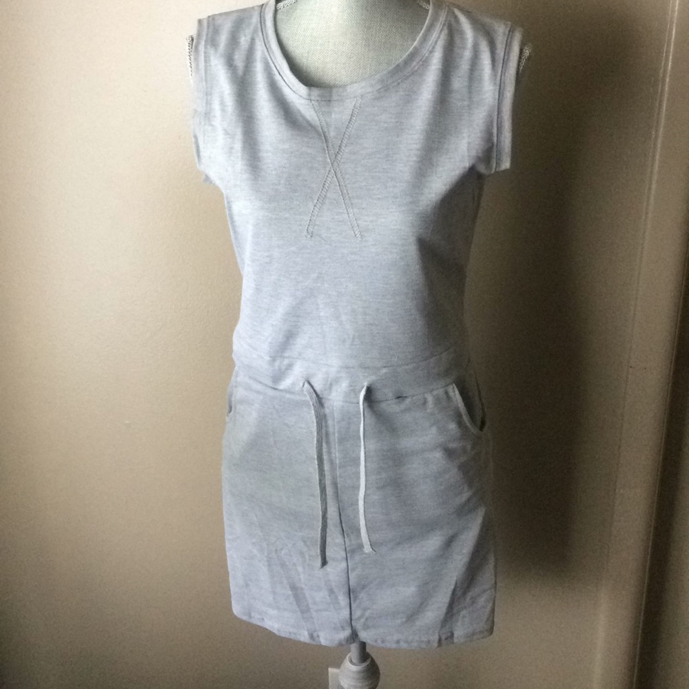 Cute Dress w/pockets and drawstring!